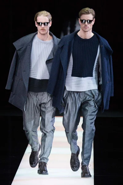 Look 3
